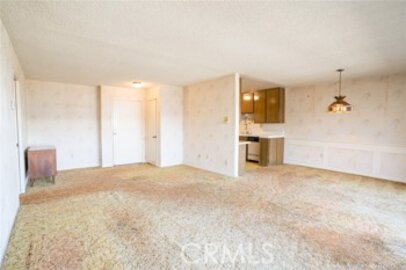 Splendid Newly Listed Mohawk East Condominium Located at 2468 Mohawk Street #102