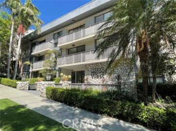 Extraordinary Newly Listed Alta Loma West Condominium Located at 1134 Alta Loma Road #103