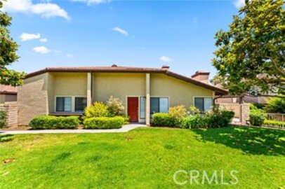 Delightful Seaside Villas Townhouse Located at 25632 Seaside Drive #140 was Just Sold
