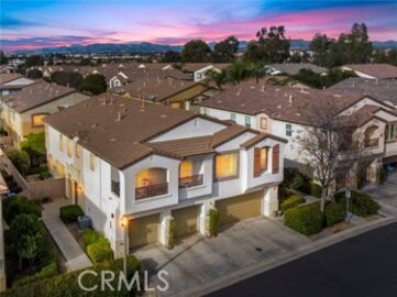 Amazing Newly Listed Meadowlane Condominium Located at 41688 Timberwood Avenue #3