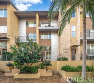 Marvelous Newly Listed Chelsea Condominium Located at 726 Rockefeller