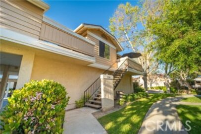 Gorgeous Crosspointe Village Condominium Located at 7734 Moordale Circle #216 was Just Sold
