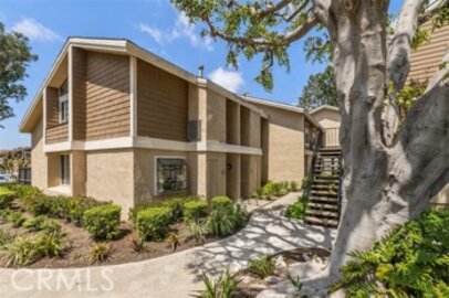 Spectacular Newly Listed The Lakes Townhouse Located at 26 Lakepines