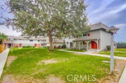 Gorgeous Newly Listed Tanglewood Condominium Located at 4714 Larwin Avenue