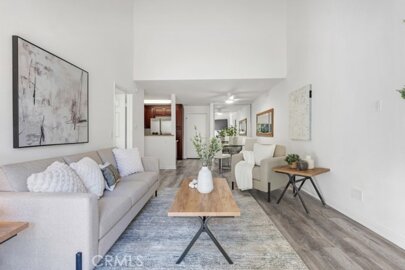 21500 Burbank #316 Photo