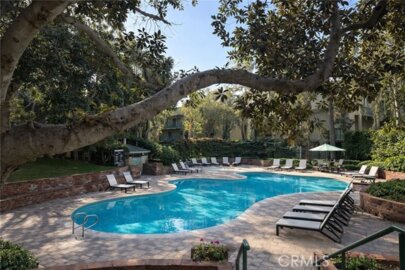 576 N Bellflower Boulevard Photo