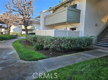 Elegant Newly Listed Huntington Landmark Condominium Located at 8777 Coral Springs Court #8C