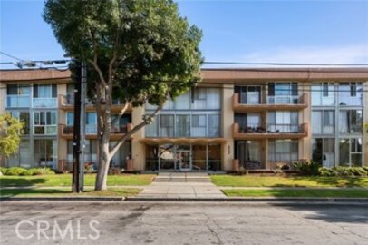 Splendid Newly Listed Sheldon Park Condominium Located at 855 Victor #111