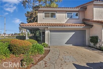 Stunning Newly Listed Palm Park Townhouse Located at 9502 Linda Lane