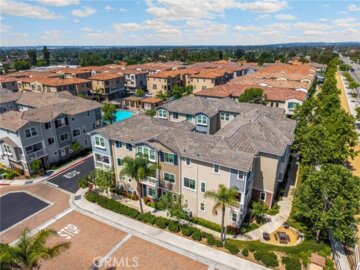 18361 Iris Lane Photo