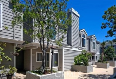 Outstanding Victoria Garden Villas Condominium Located at 260 Victoria Street #D3 was Just Sold