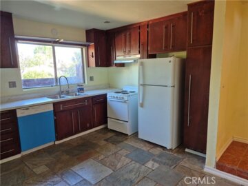 E10 Lennox Avenue Photo