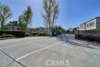 Delightful Peppertree Northridge Condominium Located at 18520 Mayall Street #D was Just Sold