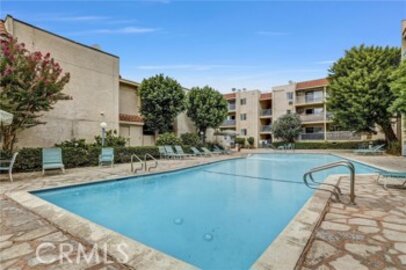 Beautiful Villa Lorena Condominium Located at 18307 Burbank Boulevard #231 was Just Sold