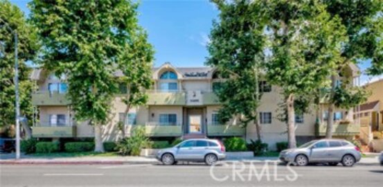 Outstanding Newly Listed 11485 Moorpark St Townhouse Located at 11485 Moorpark Street #6