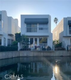 Impressive Newly Listed Del Rey Colony Townhouse Located at 620 Harbor Street #6