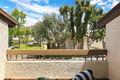 19066 E Country Hollow Photo