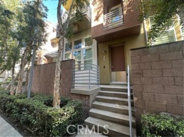 Spectacular City Place Townhouse Located at 320 E Jeanette Lane was Just Sold