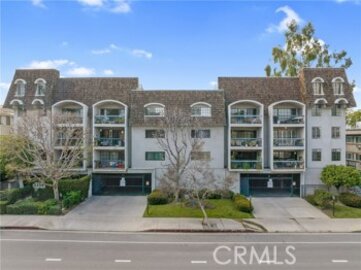 Stunning Lindley Terrace Condominium Located at 5339 Lindley Avenue #302 was Just Sold