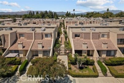 Elegant Newly Listed Tarzana Villas North Townhouse Located at 18417 Collins Street #D