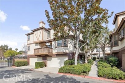 Outstanding Newly Listed Acacia Park Townhouse Located at 11232 Linda Lane #B