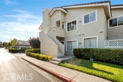 Delightful Stonegate Condominium Located at 36 Greenmoor #18 was Just Sold