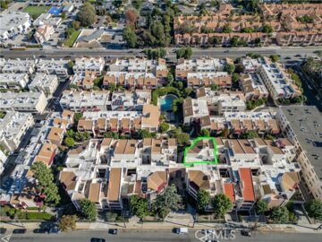 5216 Yarmouth Avenue #305 Photo