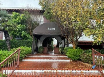 Elegant 5229 Balboa Blvd Townhouse Located at 5229 Balboa Boulevard #30 was Just Sold