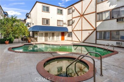 18530 Hatteras #276 Photo