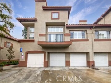 Splendid Villagio Condominium Located at 2910 Via Toscana #202 was Just Sold