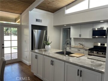 24463 La Cresta #2 Photo