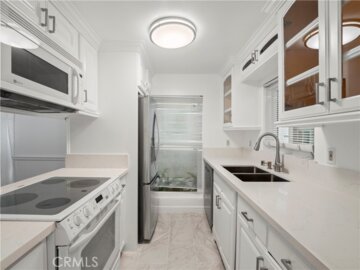 18411 Hatteras Street #138 Photo