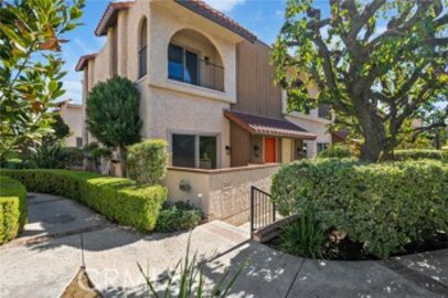 Impressive Newly Listed Villa De Los Reyes Townhouse Located at 1711 Grismer #20