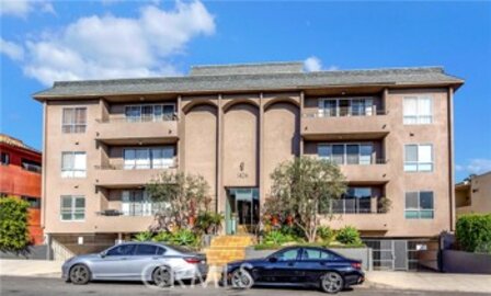 Spectacular Newly Listed 1424 Amherst Condominium Located at 1424 Amherst Avenue #101