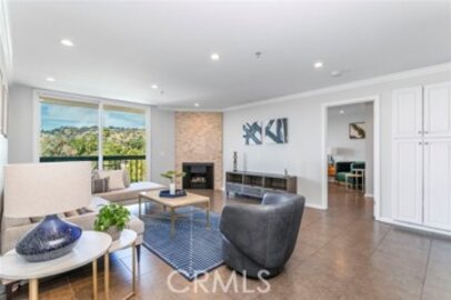 Stunning Newly Listed Hollywood Regis Condominium Located at 7320 Hawthorn Avenue #304