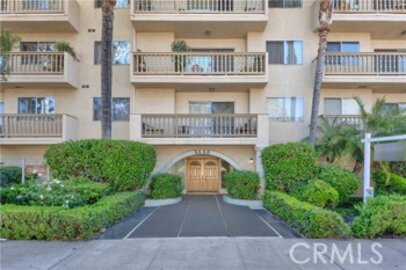 Amazing Newly Listed Ports of Call Condominiums Condominium Located at 5400 Lindley Avenue #117