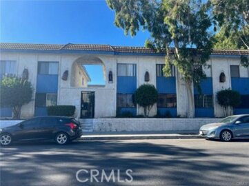 Outstanding Newly Listed Wakefield Gardens Condominium Located at 9119 Wakefield Avenue #2