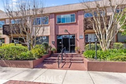 Marvelous Newcastle Manor Condominium Located at 5349 Newcastle Avenue #50 was Just Sold