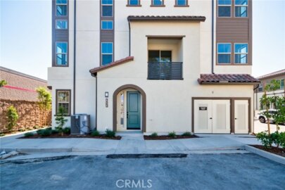 6038 Derby Lane Photo