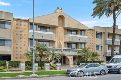 Beautiful Park Avenue East Condominium Located at 19009 Sherman Way #46 was Just Sold