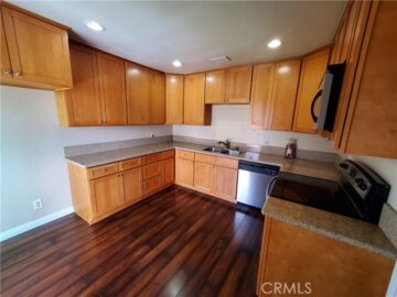 955 Las Lomas Drive #D Photo