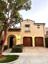 Splendid Newly Listed Los Arboles Condominium Located at 32 Homeland