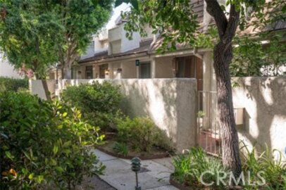 Elegant Newly Listed Studio Village Townhouse Located at 11774 Moorpark Street #D