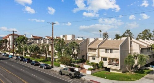 7631 Reseda Photo