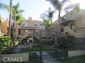 Marvelous Villas Del Mar Condominium Located at 606 Lake Street #21 was Just Sold