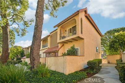 19545 Sherman Way Photo