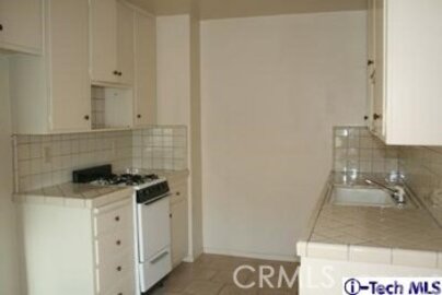 Beautiful Coldwater North Coop Condominium Located at 7137 Coldwater Canyon #1 was Just Sold