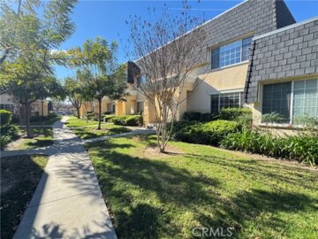 19216 Hamlin Drive #8 Photo