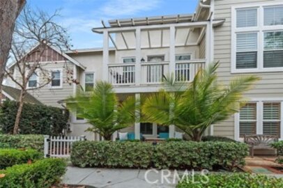 Outstanding Newly Listed Branches Townhouse Located at 10 Azara