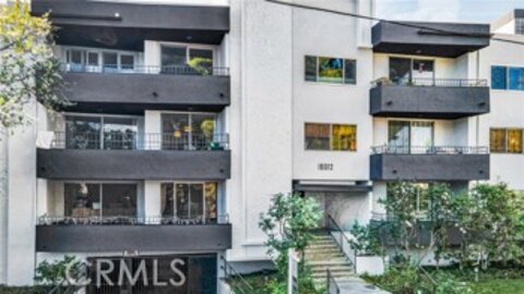 Stunning The Encino Condominium Located at 16012 Moorpark Street #304A was Just Sold